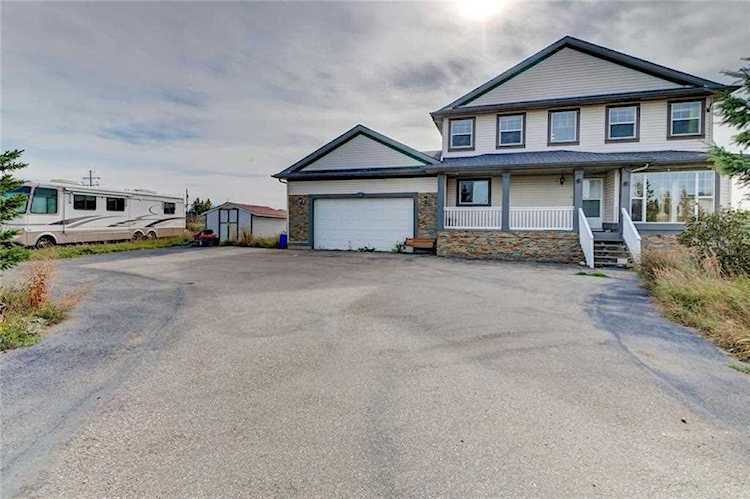 240076 Paradise Meadow Drive Chestermere, AB T1X 0M8