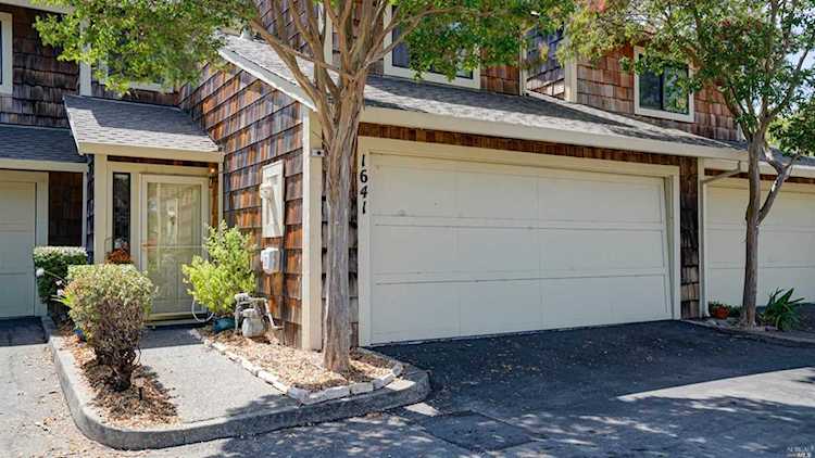 1641 Creekview Circle Petaluma, CA 94954 | MLS 21918042 Photo 1