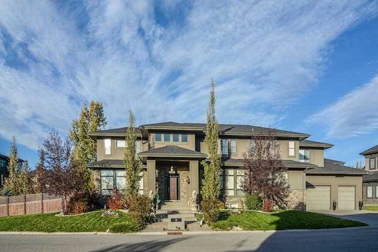 19 Wexford Bay SW Calgary, AB T3H 0E2