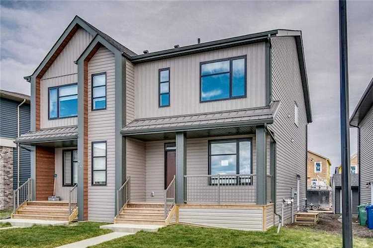28 Seton Grove SE Calgary, AB T3M 2Y6
