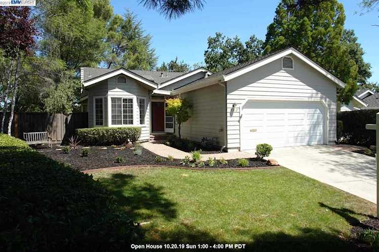 902 Clinton Pl Pleasanton, CA 94566 | MLS 40880640 Photo 1