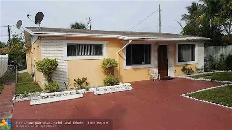 419 Griswold Dr Lake Worth, FL 33461