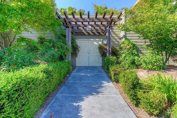 720 S Petaluma Boulevard Petaluma, CA 94952 | MLS 21919930 Photo 1