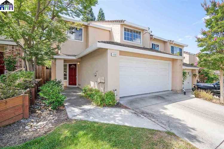 1058 Deer Oak Place Concord, CA 94521 | MLS 40877889 Photo 1