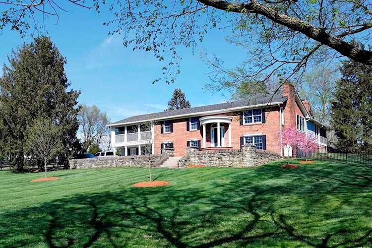 594 Moores Mill Road Midway, KY 40347
