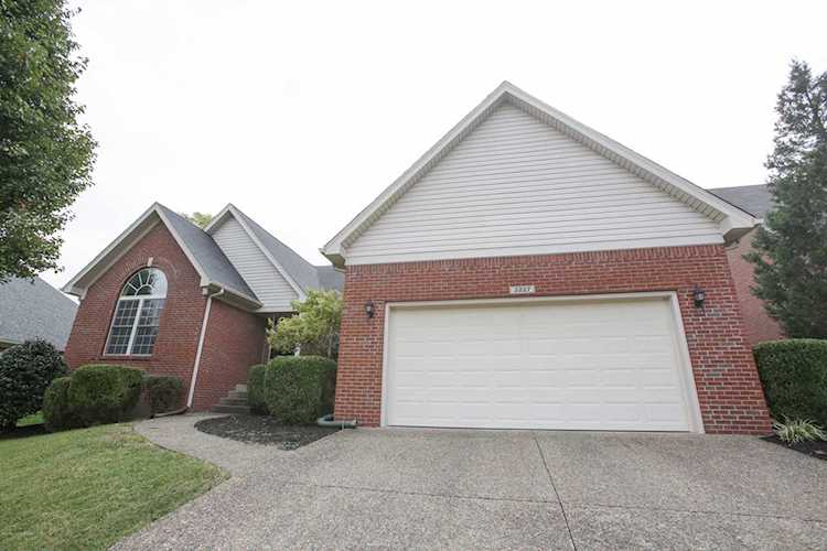 3227 Wynbrooke Cir Louisville, KY 40241