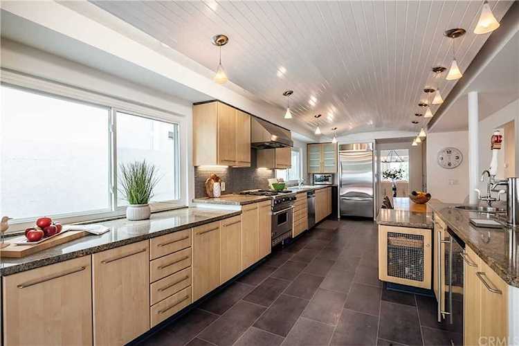 2204 Agnes Road Manhattan Beach, CA 90266 | MLS SB19228681 Photo 1