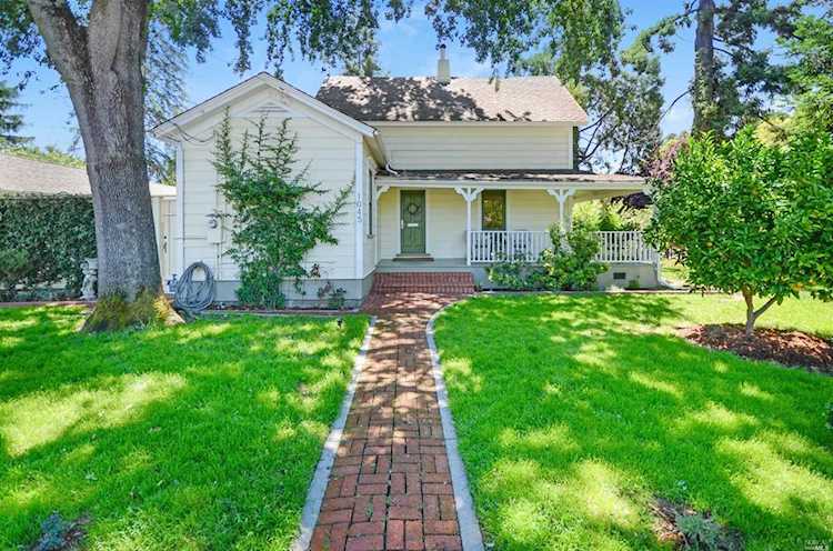 1045 Pine Street Napa, CA 94559 | MLS 21918287 Photo 1