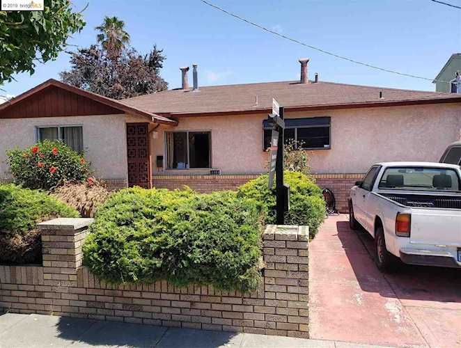9838 Bernhardt Dr Oakland, CA 94603 | MLS 40877471 Photo 1