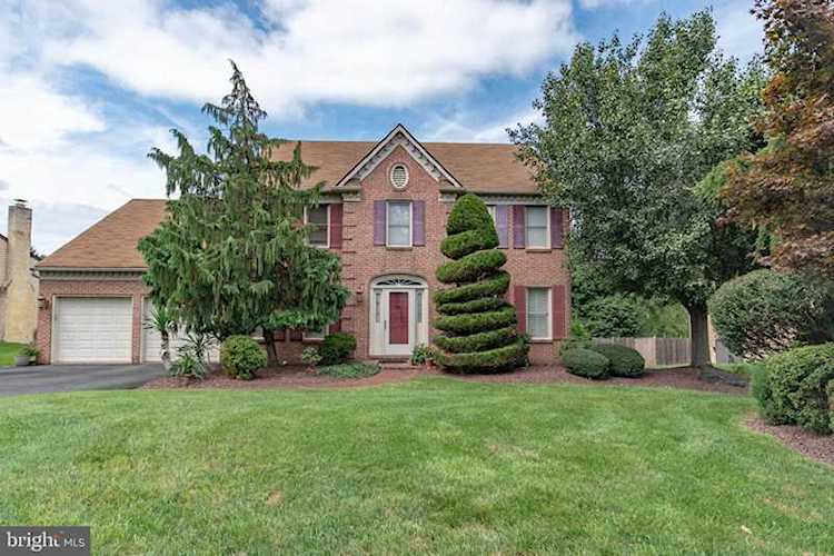 524 Newport Circle Langhorne, PA 19053 | MLS ® PABU479416 Photo 1