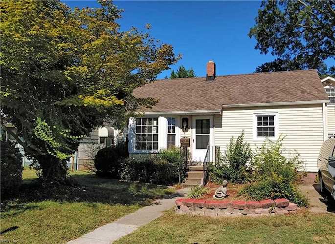 home for sale in Fairmount Manor Norfolk VA 23509 - MLS 10286972 Photo 1