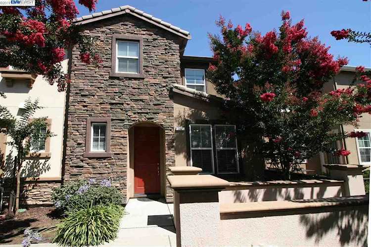 307 Toscana Way Hayward, CA 94545 | MLS 40878541 Photo 1