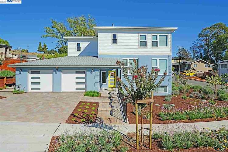 1102 Palisade St Hayward, CA 94542 | MLS 40881333 Photo 1