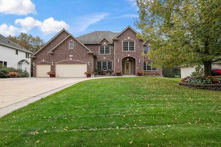 10341 Waterfront Drive Woodbury, MN 55129