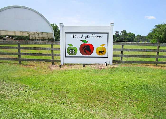 1130 Big Apple Farms Lane Williamston, NC 27892