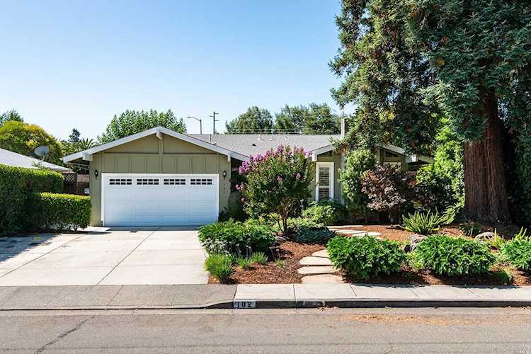 102 San Carlos Way Novato, CA 94945 | MLS 21922138 Photo 1