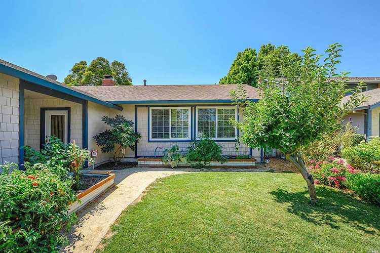 2482 Claret Court Napa, CA 94558 | MLS 21921967 Photo 1