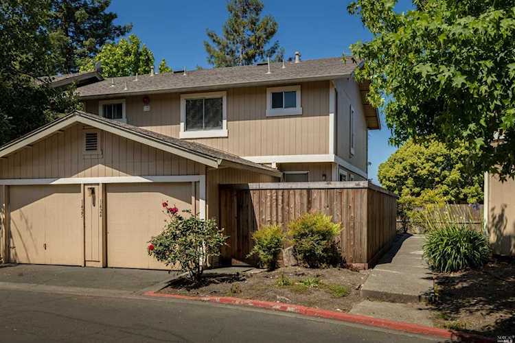 1424 Gold Way Rohnert Park, CA 94928 | MLS 21914115 Photo 1