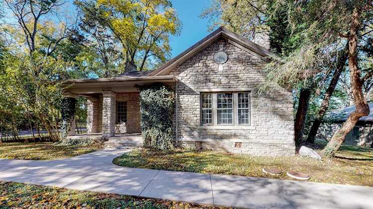 800 S Scruggs Frankfort, KY 40601