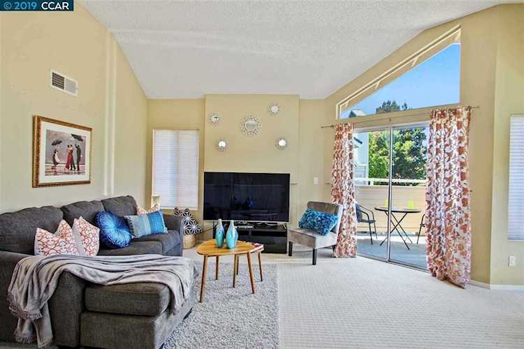Sunset Dr Hercules, CA 94547 | MLS 40876644 Photo 1