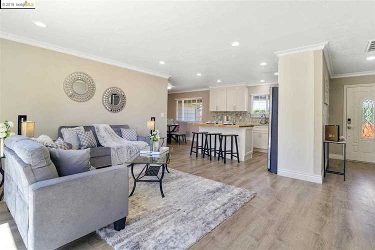 1001 Oak Grove Rd Concord, CA 94518 | MLS 40875149 Photo 1