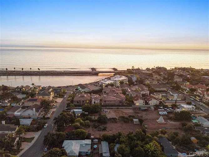 334 Date Ave Carlsbad, CA 92008