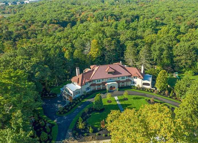 152 Suffolk Road Newton, MA 02467