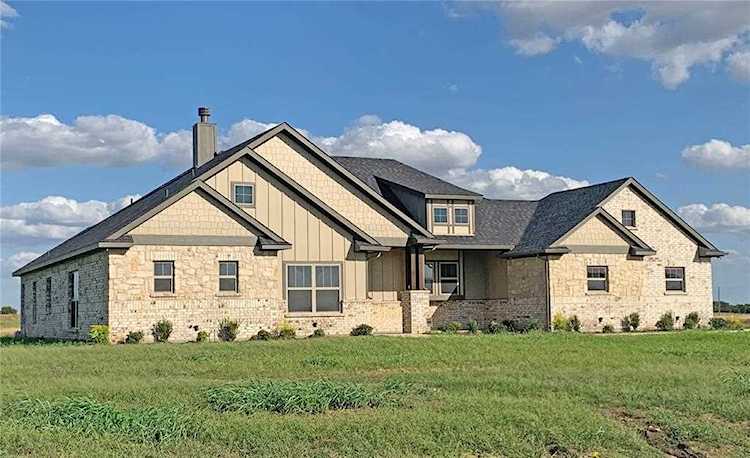 7255 Michelle Pointe Krum, TX 76249