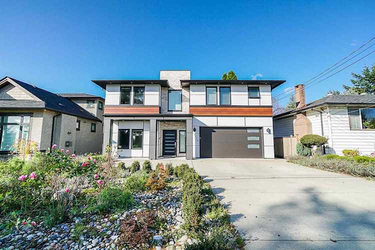 8573 10th Avenue Burnaby, BC V3N 2S8