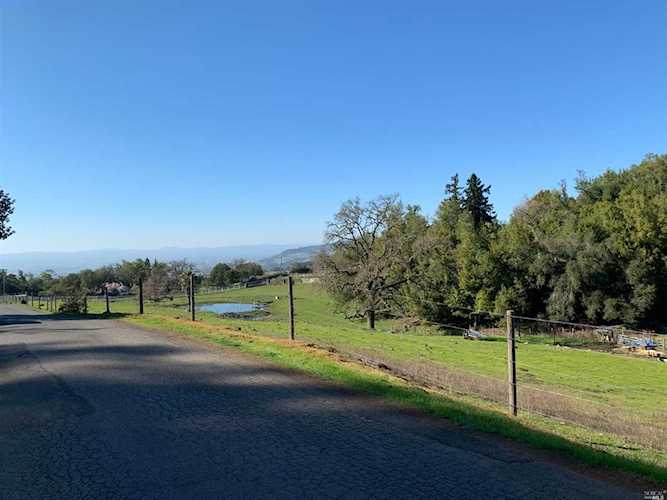 6056 Lichau Road Penngrove, CA 94951 | MLS 21927392 Photo 1