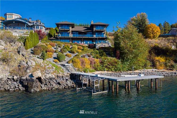 7 Sunny Shores Lane Manson, WA 98831