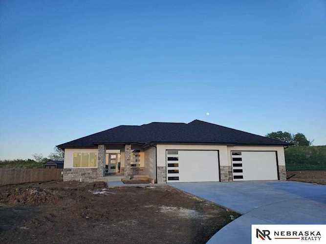9532 Cavalier St Waverly, NE 68462