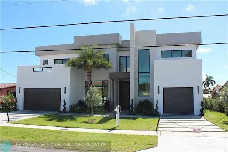 2410 NE 48th St Lighthouse Point, FL 33064