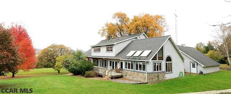 homes for sale in apple hill ontario