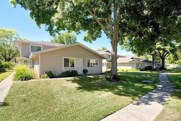 28 Lassen Lane Novato, CA 94947 | MLS 21923214 Photo 1