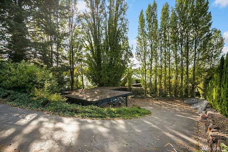 4635 NE Lake Washington Blvd Kirkland, WA 98033