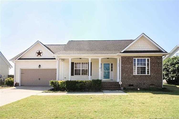 5727 Walking Trail Way Hope Mills, NC 28348 | MLS 610253 Photo 1