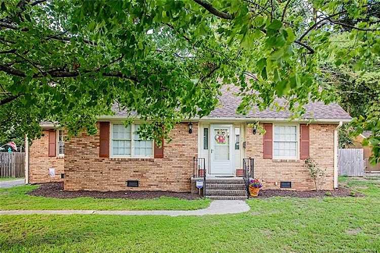 1517 Berkshire Rd Fayetteville, NC 28304 | MLS 611042 Photo 1