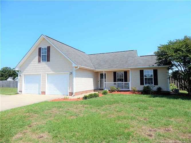 106 Truman Dr Raeford, NC 28376 | MLS 609233 Photo 1