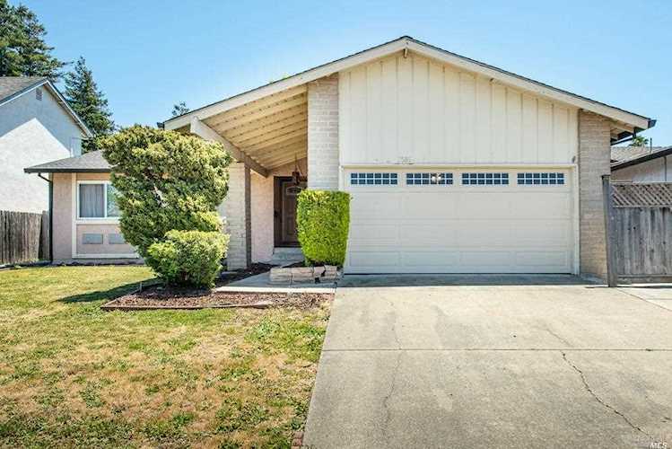 1586 Creekside Drive Petaluma, CA 94954 | MLS 21915339 Photo 1