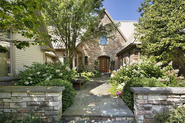 2350 White Oak Dr Northbrook, IL 60062
