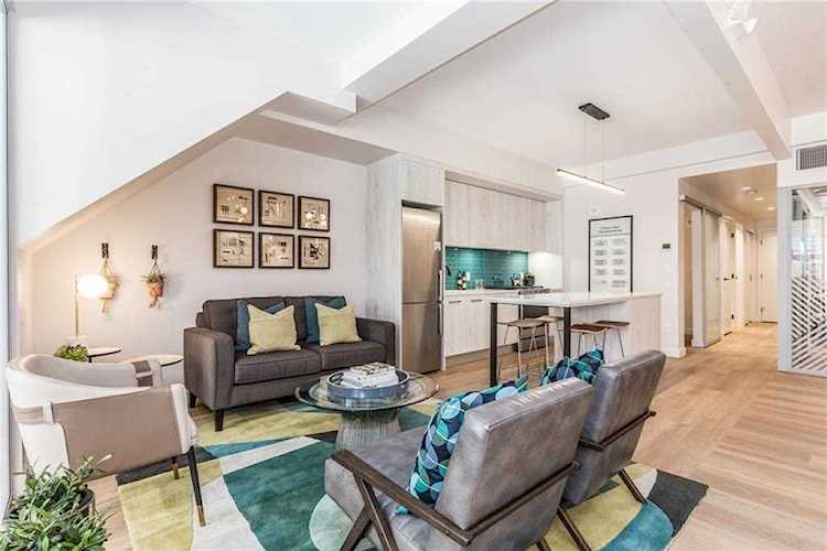 417 10 Street NW #217 Calgary, AB T2N 1W1