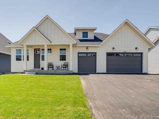 4423 Savanna Trail Chaska, MN 55318