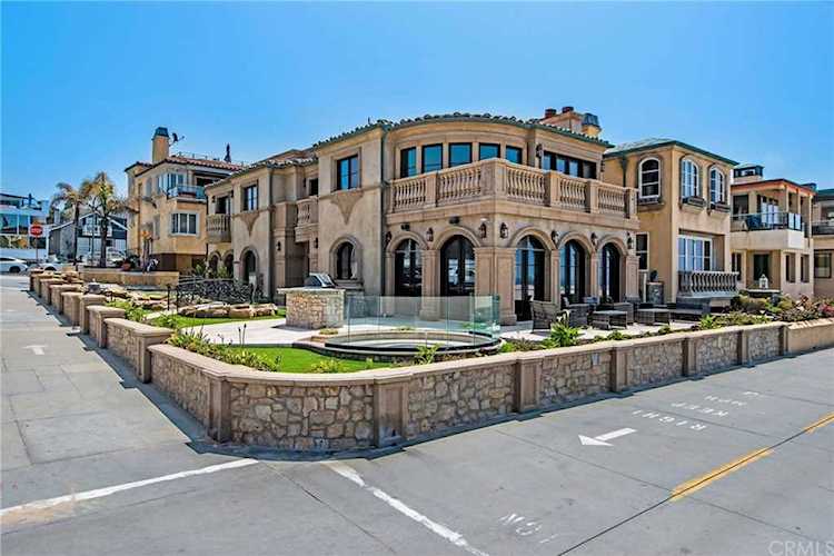 2340 The Strand Hermosa Beach, CA 90254