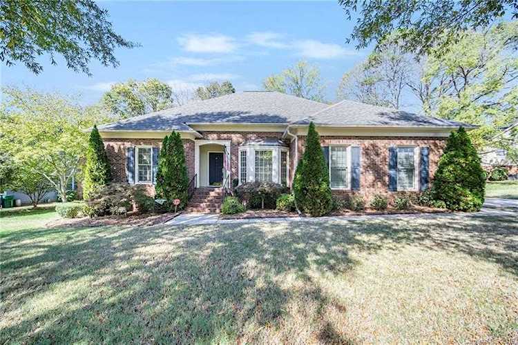 9427 Fairmead Dr Charlotte Nc 28269 Mls 3564483