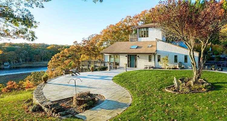 760 Rock O' Dundee Road Dartmouth, MA 02748