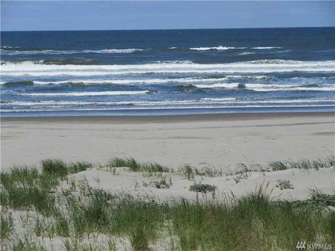32815 G St Ocean Park, WA 98640