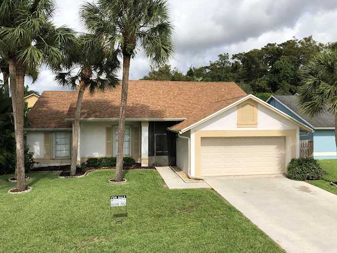 9947 Cross Pine Court Lake Worth, FL 33467