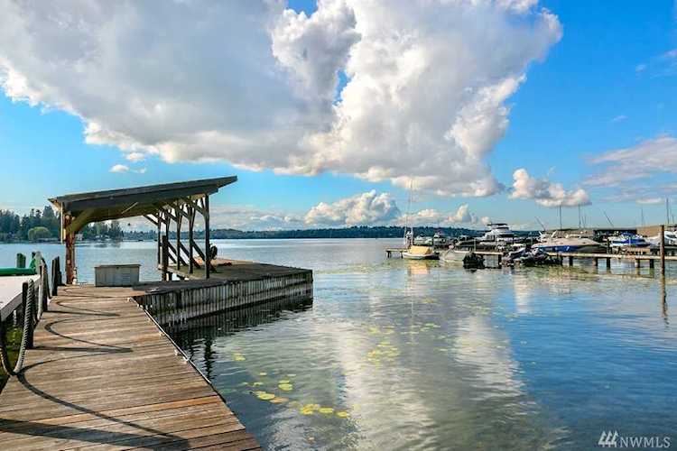 4635 NE Lake Washington Blvd Kirkland, WA 98033