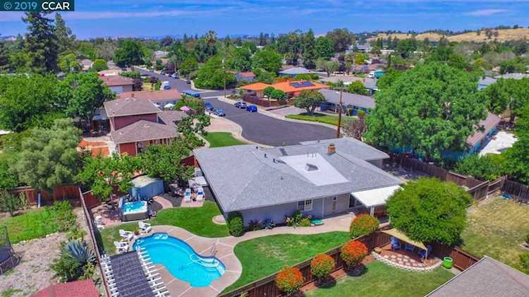 931 Alla Ct Concord, CA 94518 | MLS 40869578 Photo 1